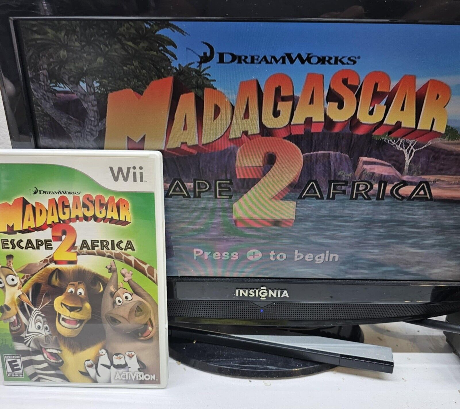 Madagascar: Escape 2 Africa (Nintendo Wii, 2008) Game Case Manual - Tested