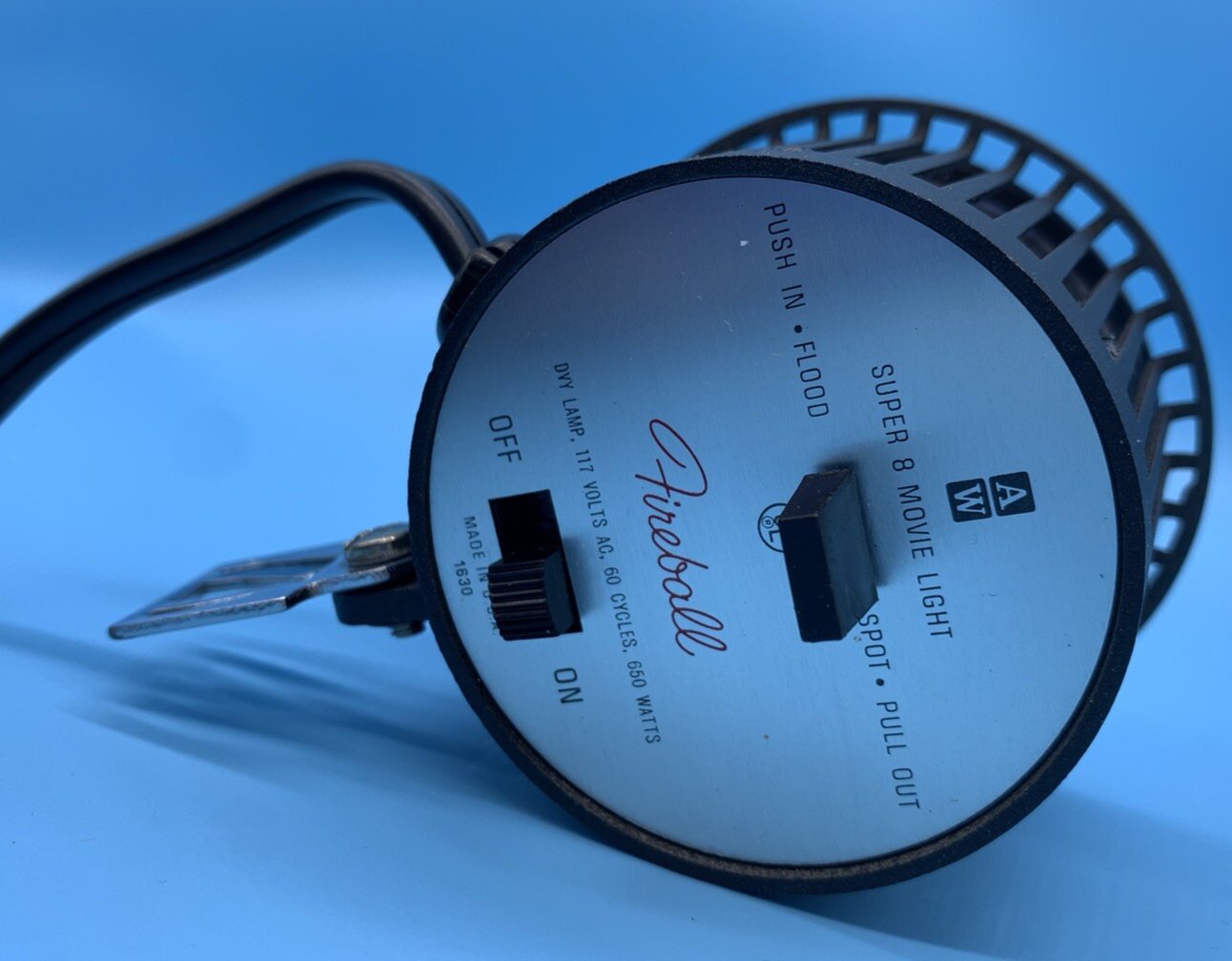 Atlas Warner Fireball Super 8 650 Watt Quartz Lamp Movie Light - Tested