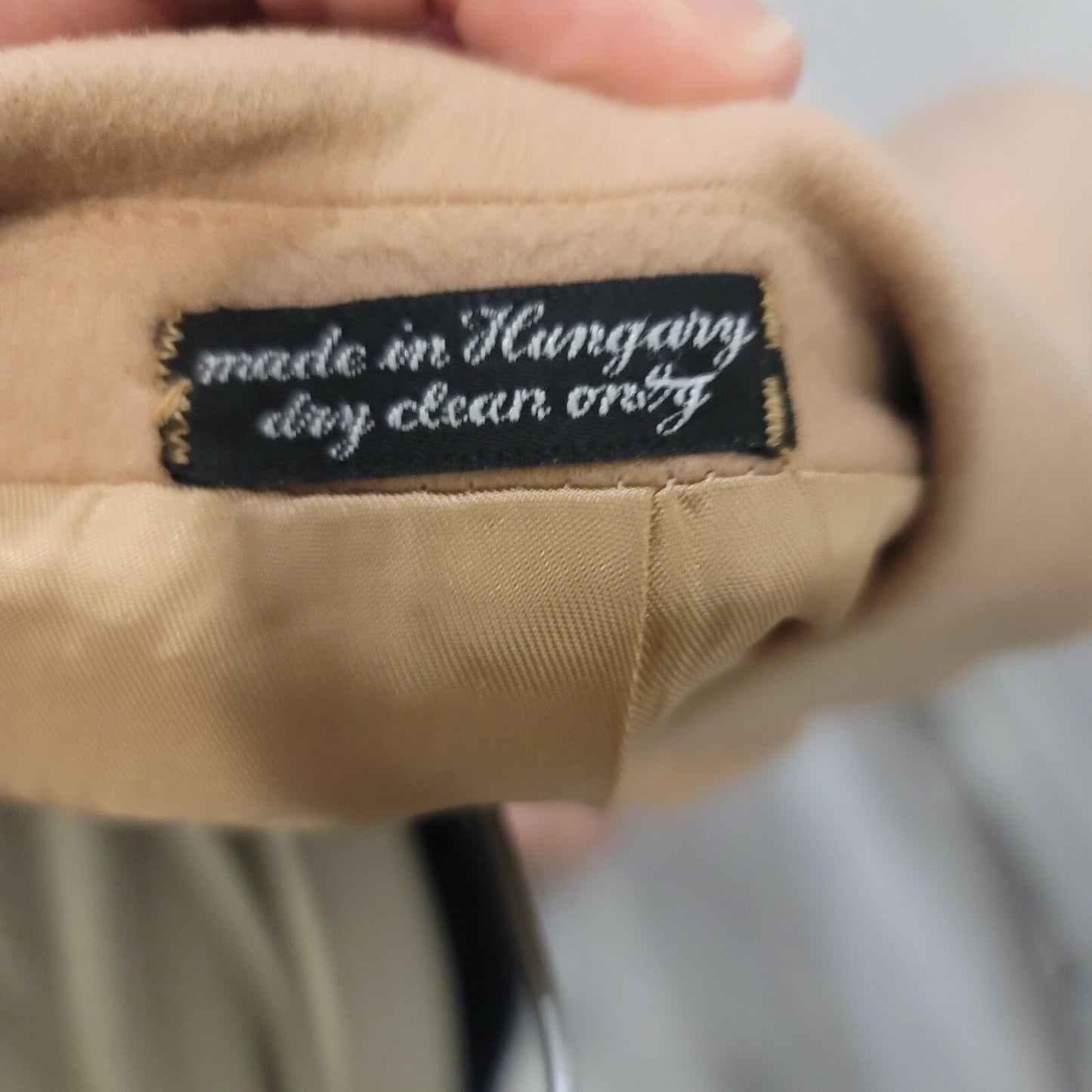 Ron Chereskin Tan Cashmere Blend Jacket Sports Coat Made In Hungary