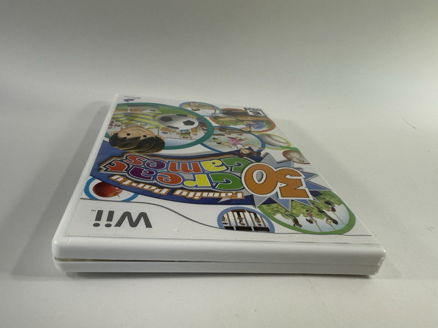 Family Party: 30 Great Games Outdoor Fun (Nintendo Wii, 2009) Game Case Manual