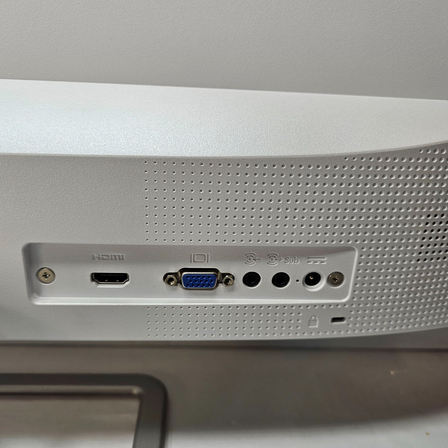 HP 24ea 23.8-inch Display Monitor - Tested and working