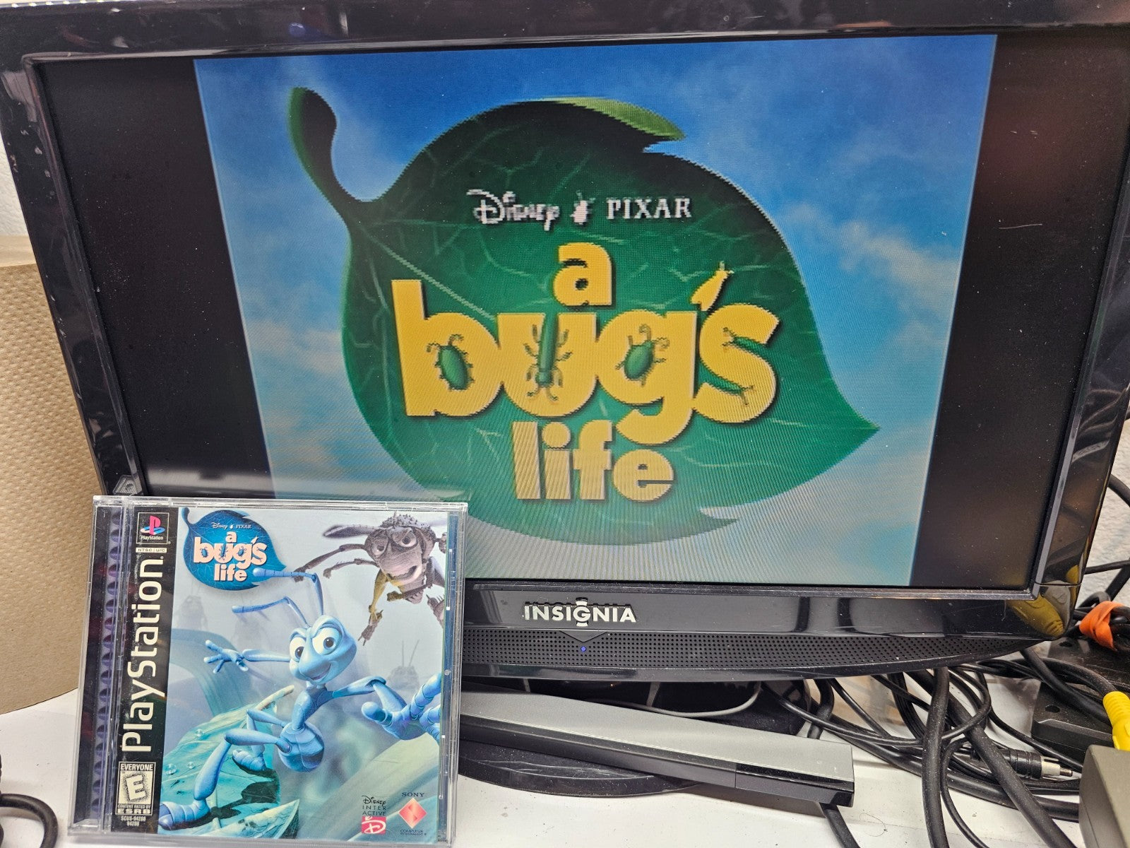 A Bug's Life (Sony PlayStation, 1998) Game Case Manual - Tested