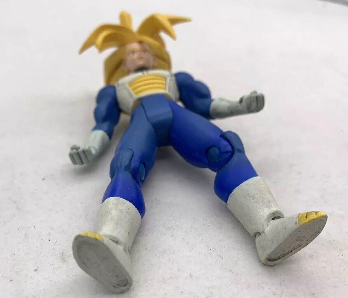 Dragon Ball Z 2002 Funimation 5” Trunks Super Saiyan 2 Loose Action Figure