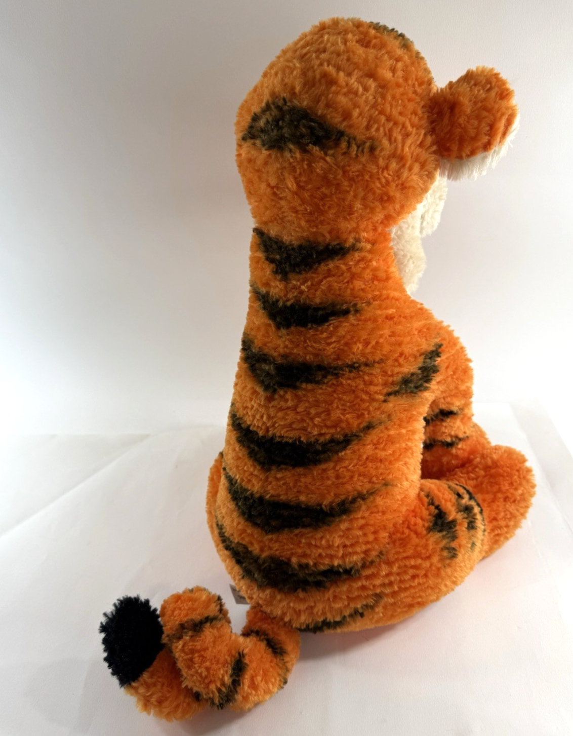Disney Parks 2013 Winnie the Pooh 18" Tigger Plush