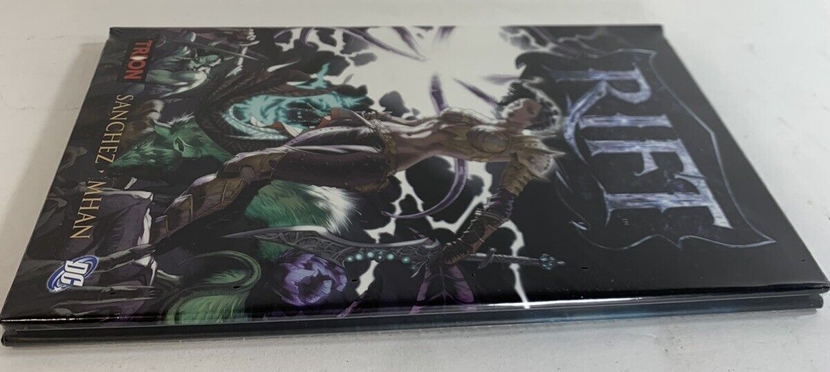 Rift 2011 Collector's Edition (2-Disc PC DVD-ROM & Soundtrack) & Sealed Artbook