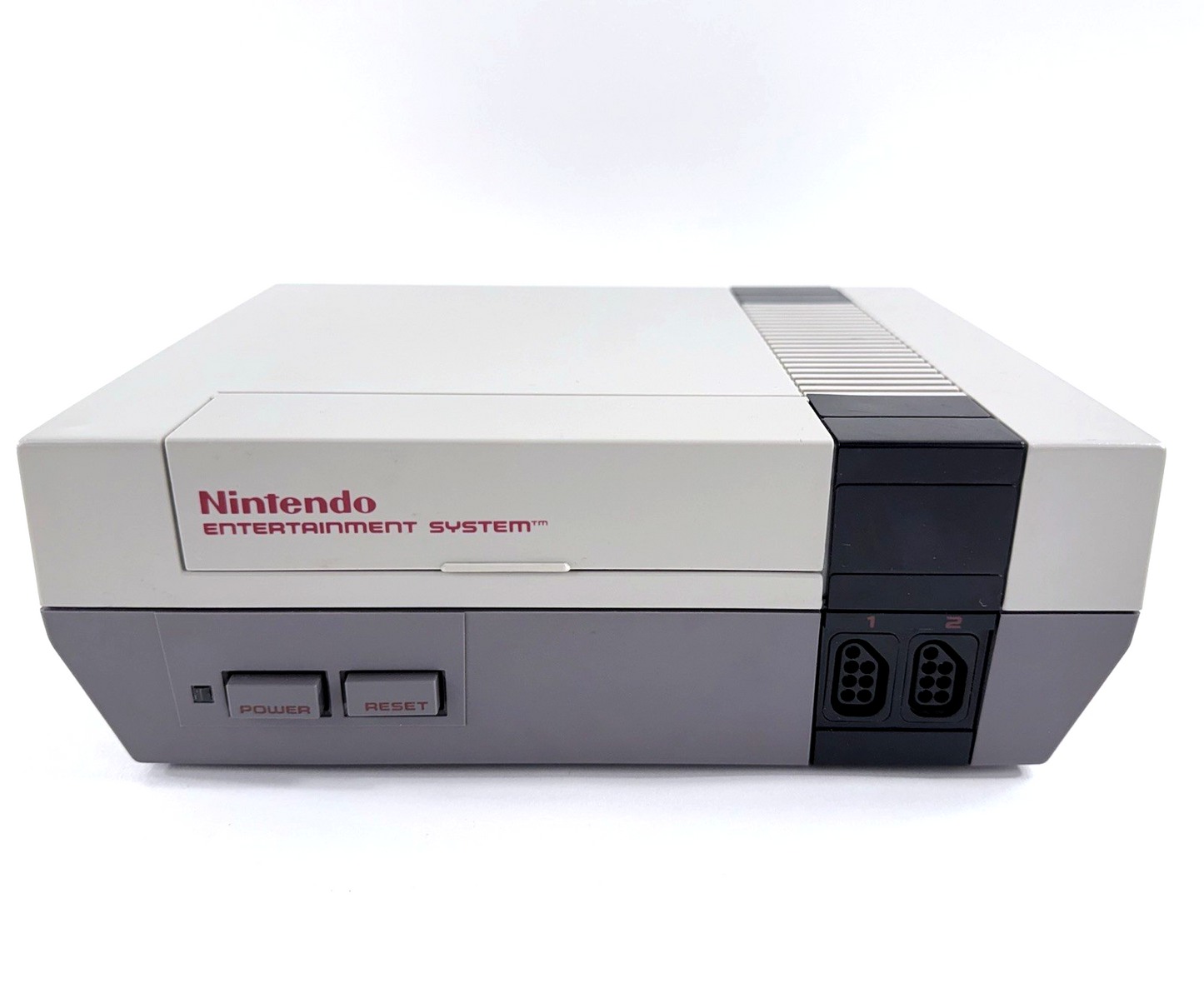 Nintendo NES Console + Controller, Zapper, AV cable, Power Supply - Tested