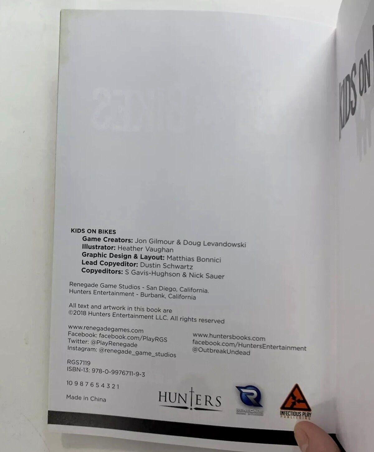 Kids on Bikes by Doug Levandowski and Jon Gilmour (2018, Trade Paperback)