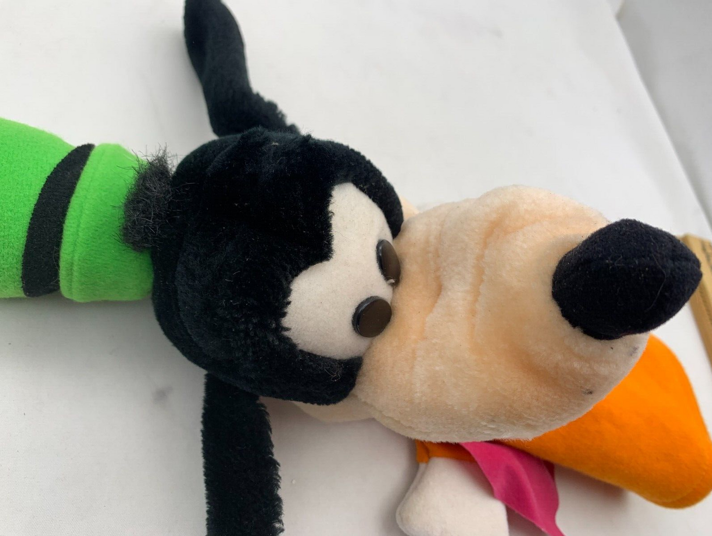 Disneyland Walt Disney World 12" Goofy Hand Puppet Plush