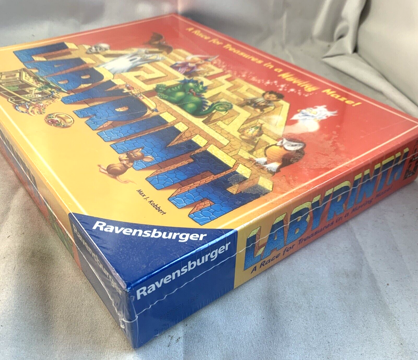Ravensburger 2007 Labyrinth Board Game - New and Sealed