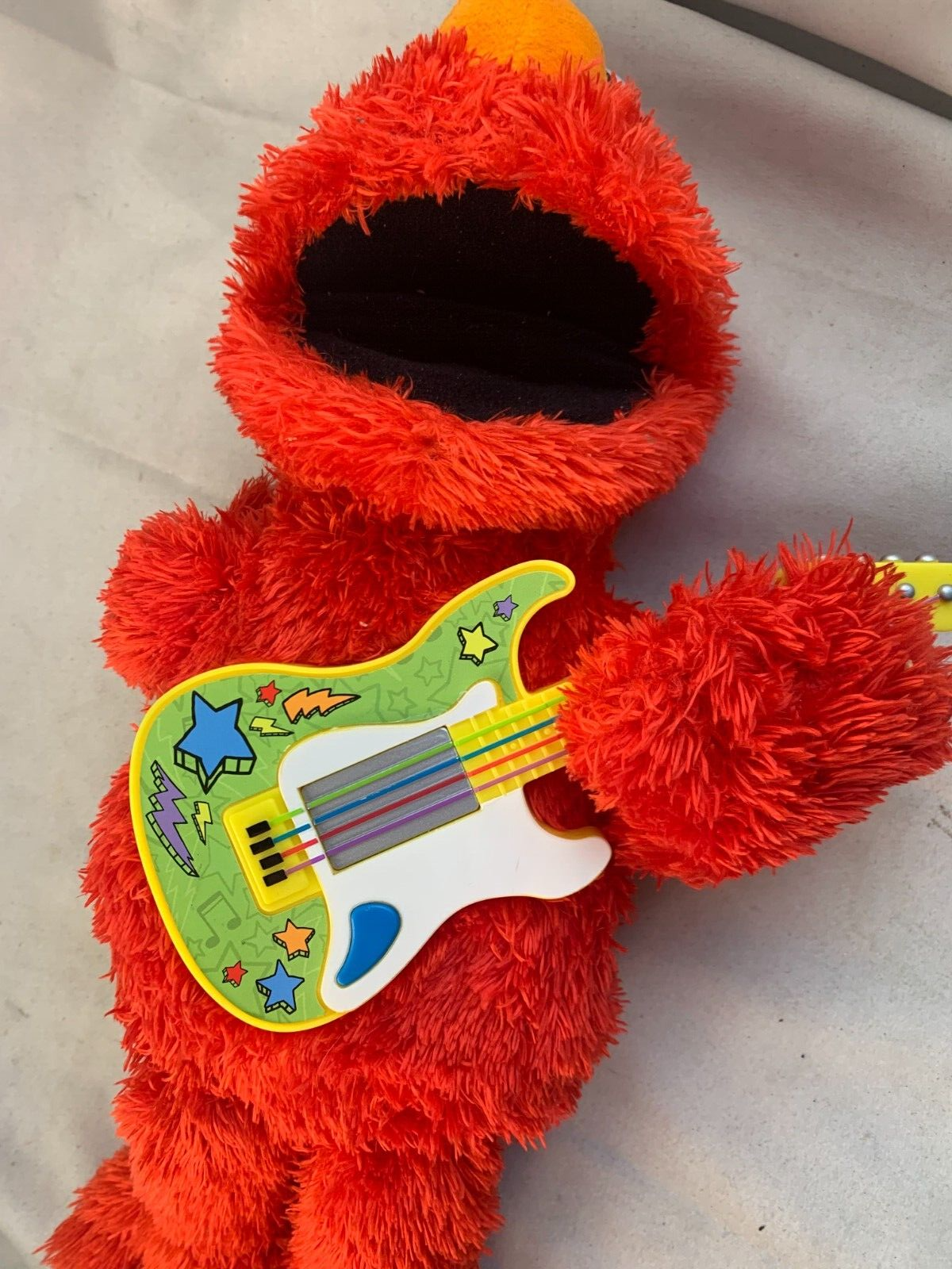 Hasbro 2020 Rock & Rhyme Elmo Singing & Talking Plush - Tested and Working