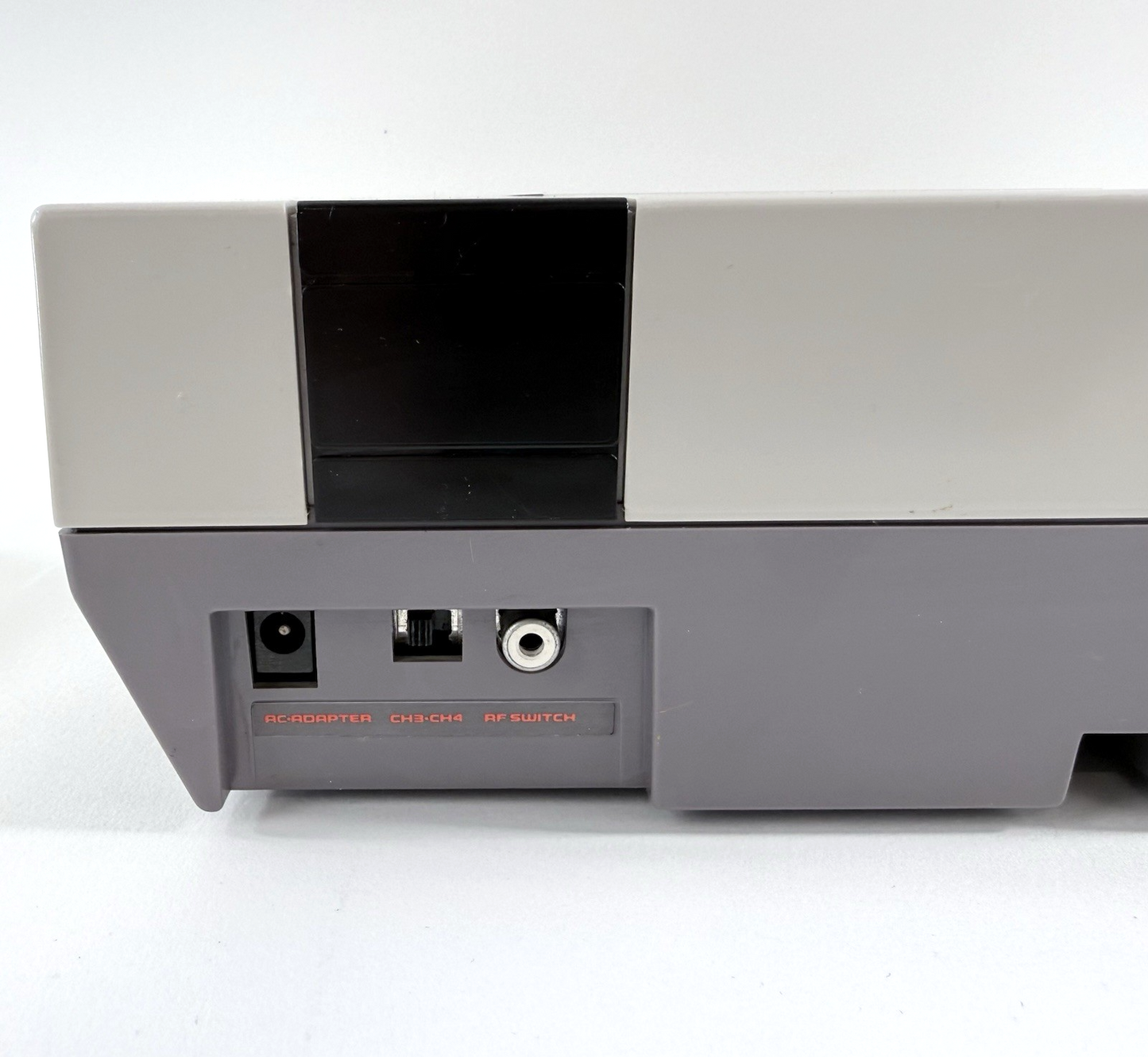 Nintendo NES Console + Controller, Zapper, AV cable, Power Supply - Tested