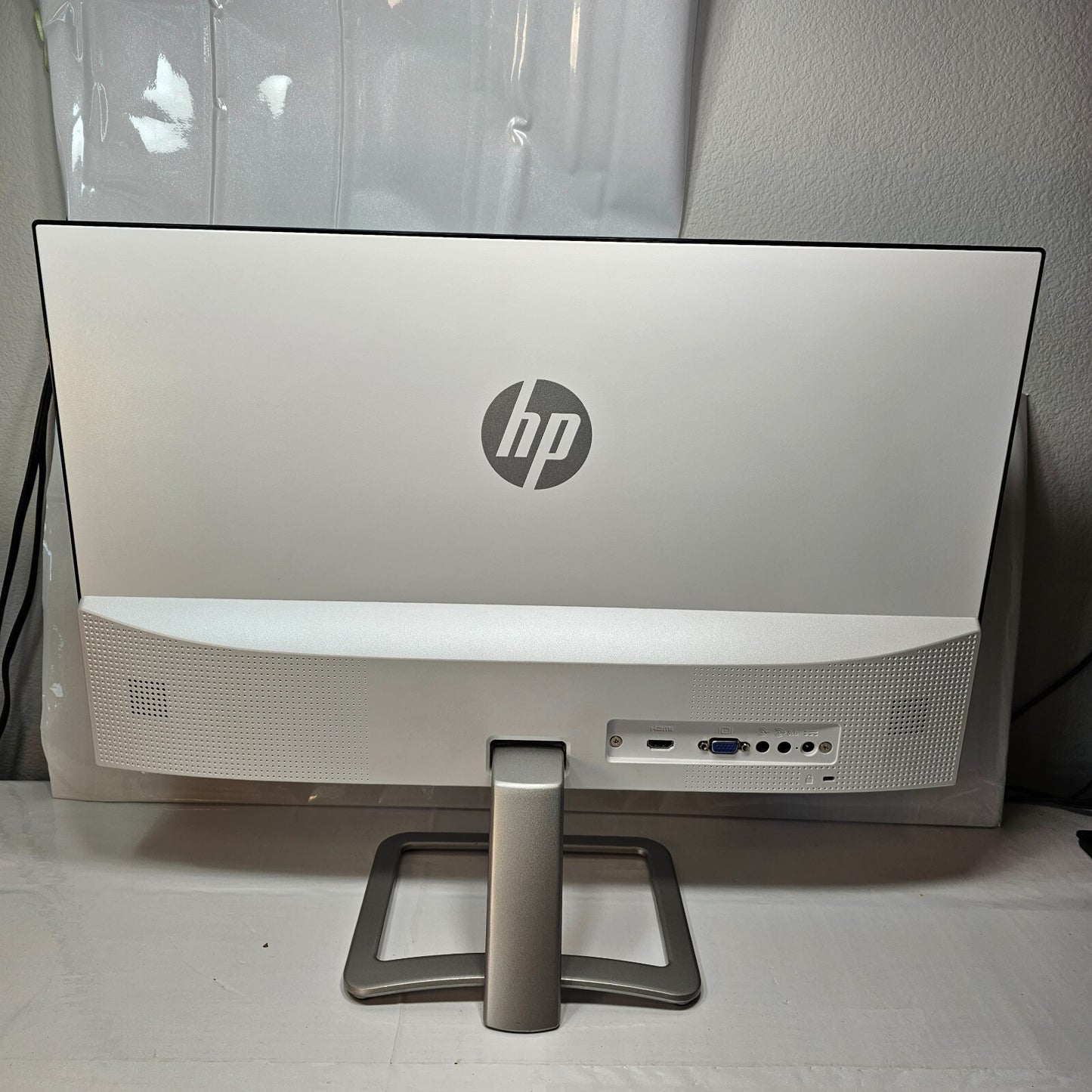 HP 24ea 23.8-inch Display Monitor - Tested and working