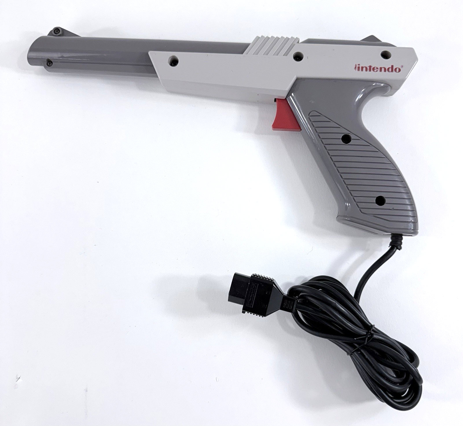Nintendo NES Console + Controller, Zapper, AV cable, Power Supply - Tested