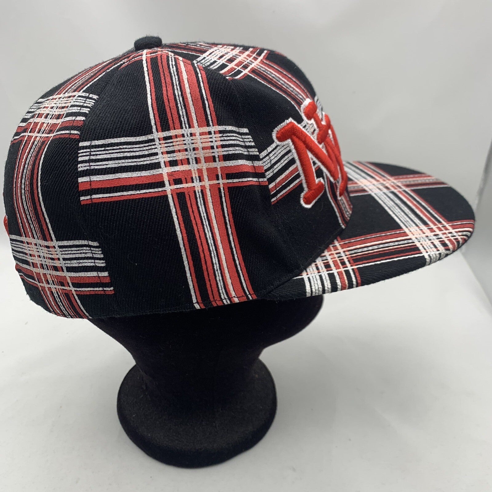 New York City Hunter Medium Fitted Flat NY Embroidered Plaid  Hat Cap