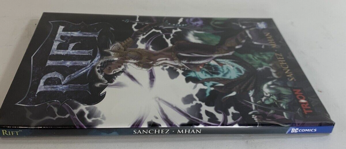 Rift 2011 Collector's Edition (2-Disc PC DVD-ROM & Soundtrack) & Sealed Artbook