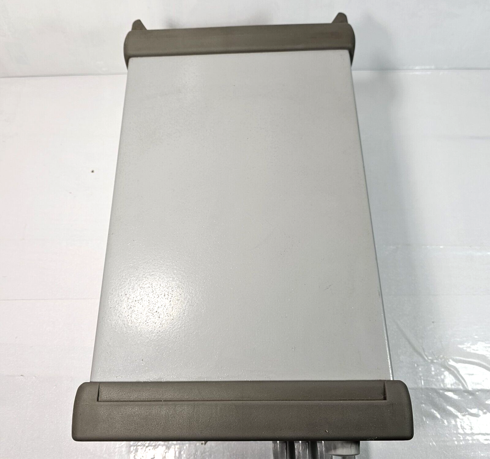 Agilent E3648A Dual Output DC Power Supply 0-8V,5A/0-20V,2.5A - Tested - 2488