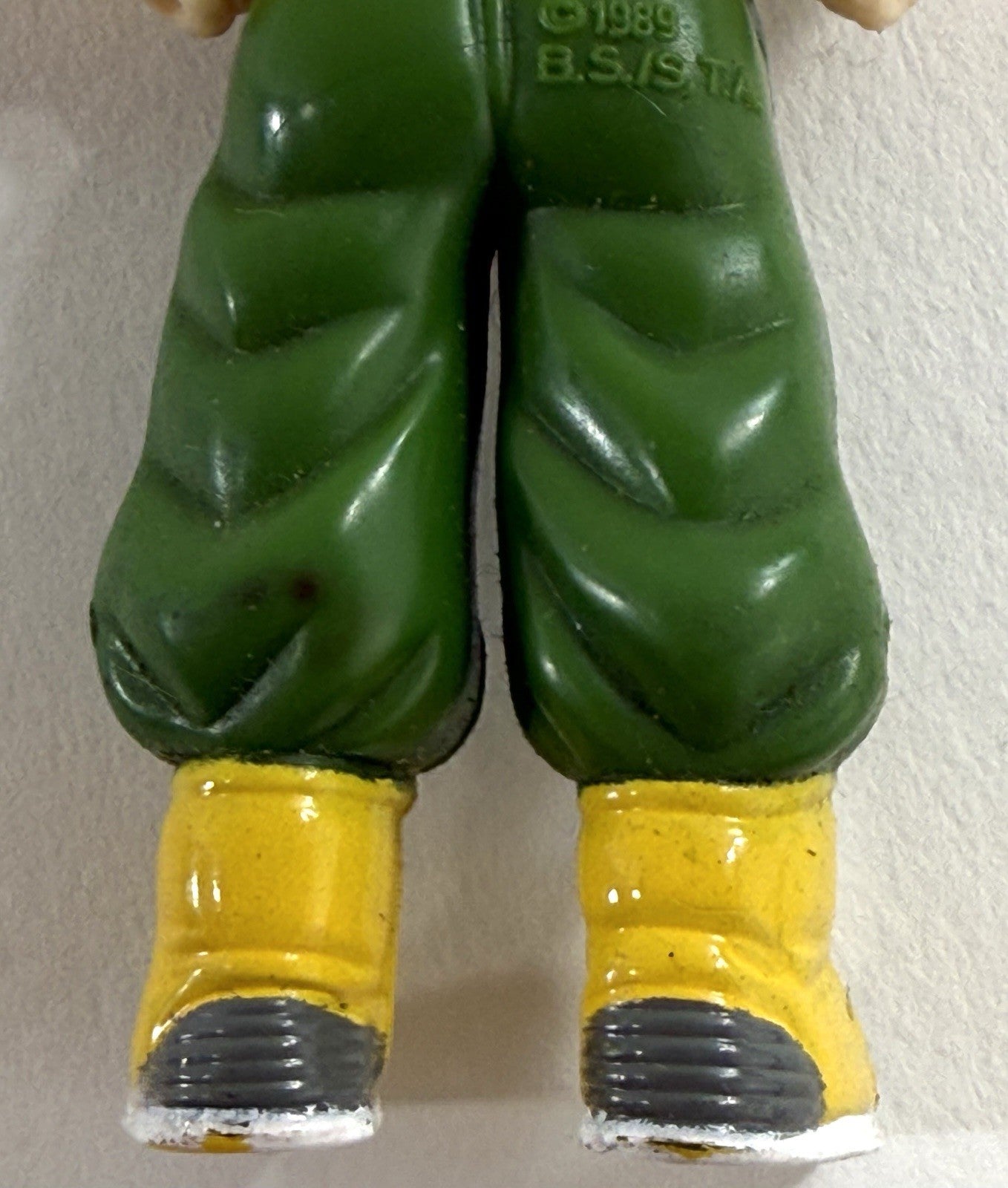 Irwin Toys 1999 Dragon Ball Z 3.75" Kid Trunks Action Figure