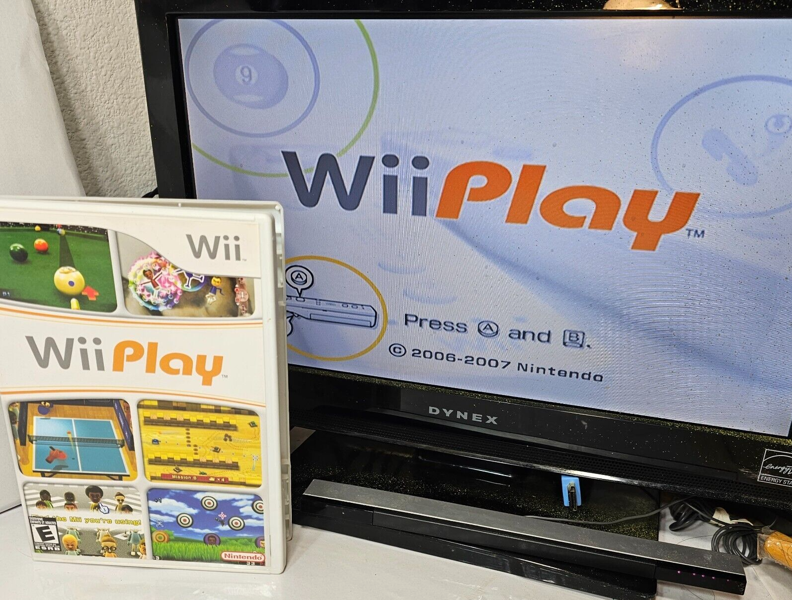 Wii Play (Nintendo Wii, 2007) Game Case Manual Insert - Tested and Working