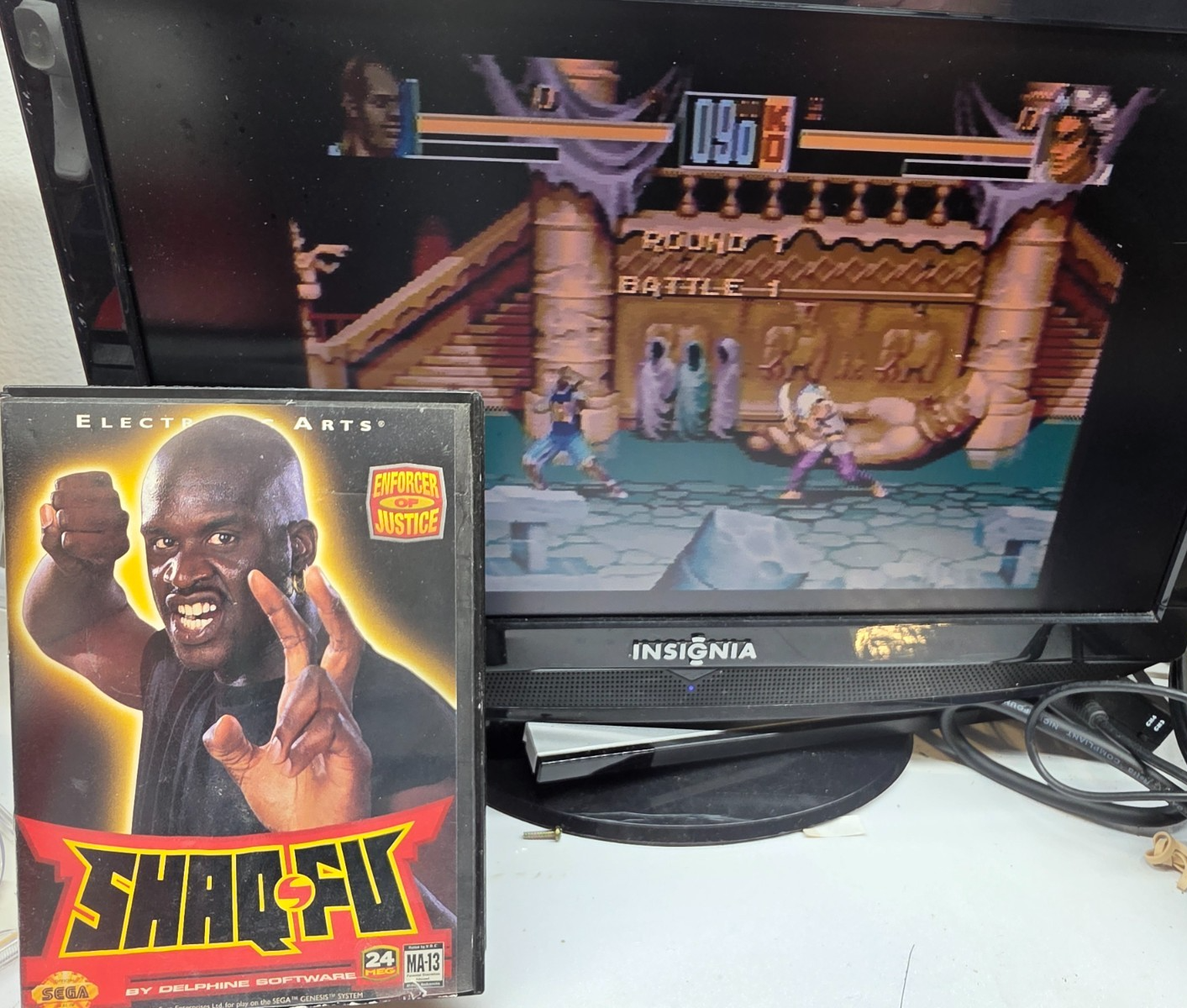 Shaq-Fu (Sega Genesis, 1994) Game, Case, Manual - Tested and Working