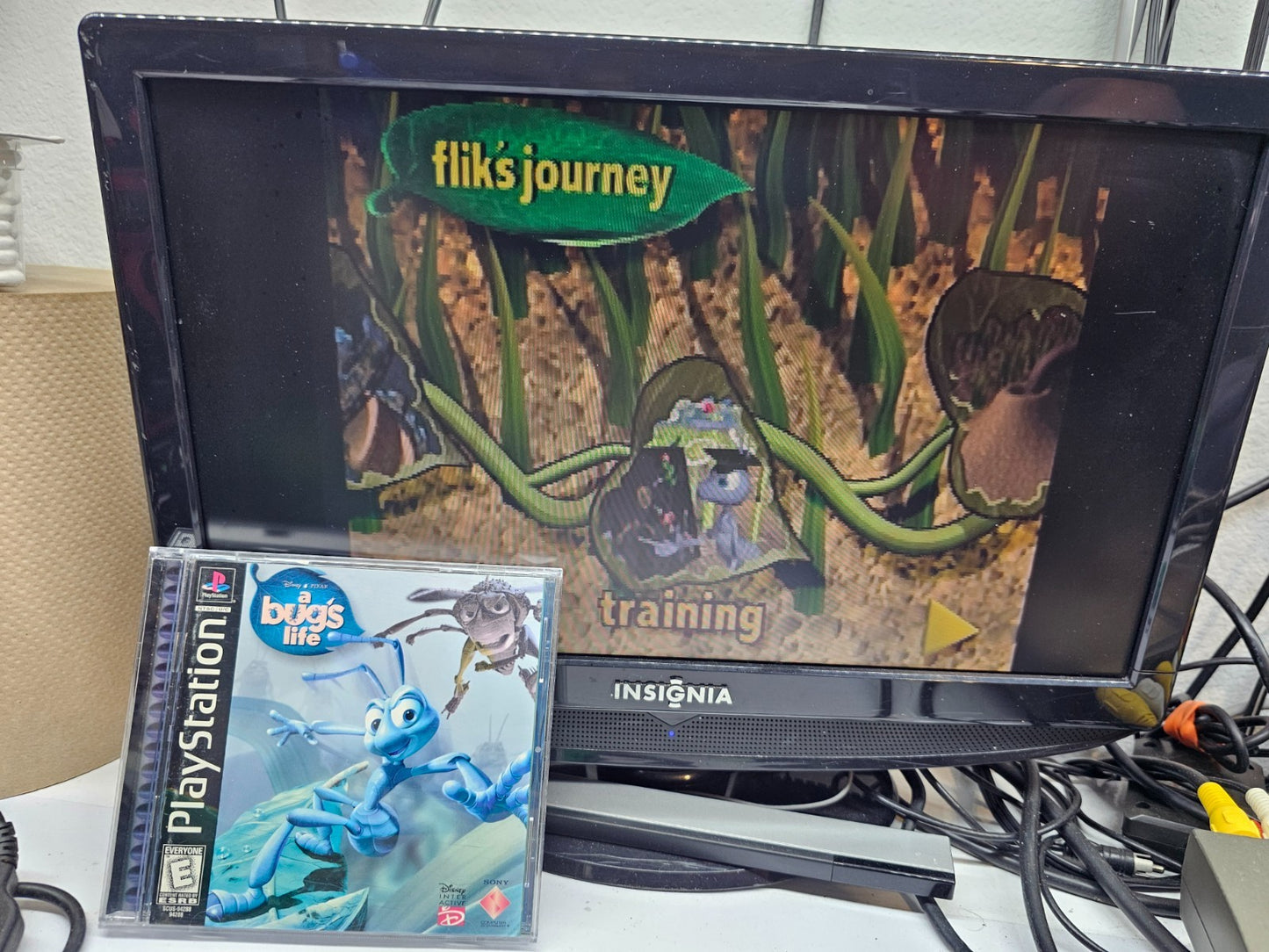 A Bug's Life (Sony PlayStation, 1998) Game Case Manual - Tested
