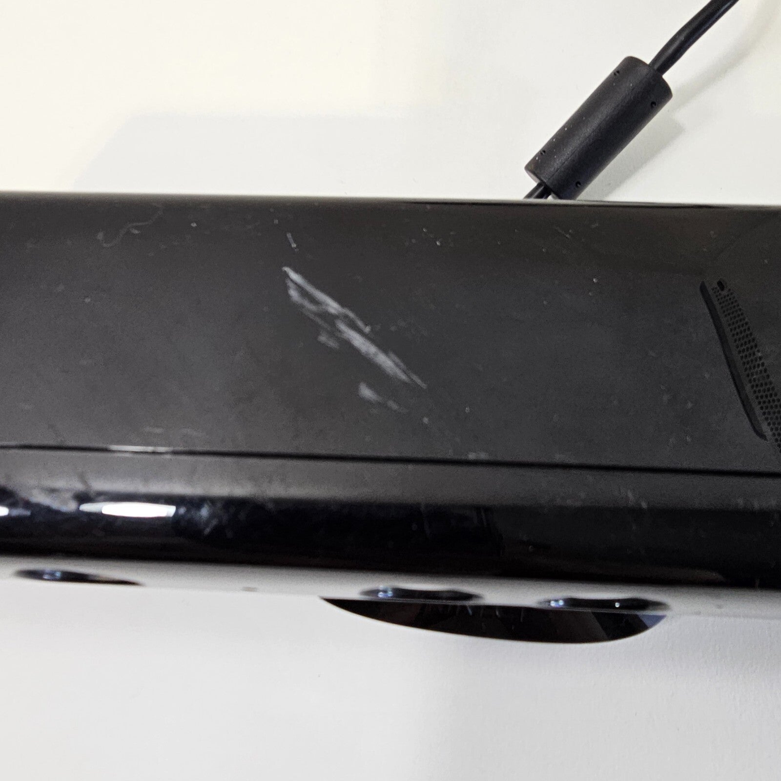 Microsoft White Xbox 360 120 GB Console with Cords, Kinect and Games - Tested