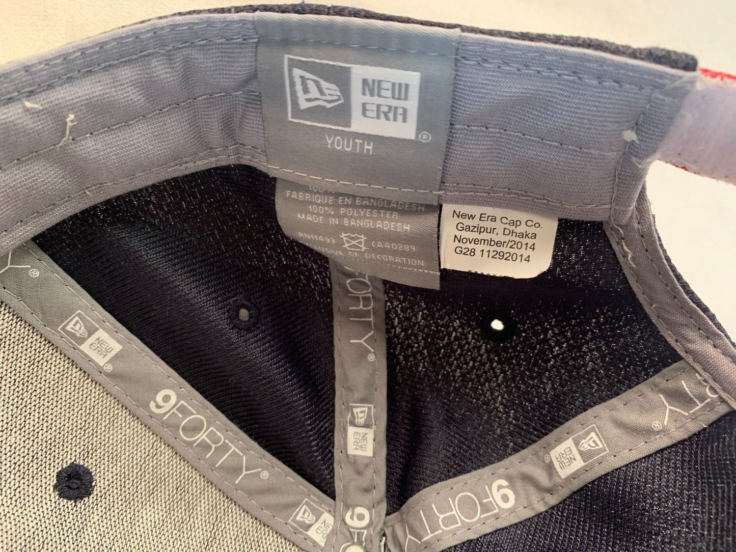 New Era 2014 Atlanta Braves Youth Size 9Forty Red/Navy Blue Mesh Adjustable Hat