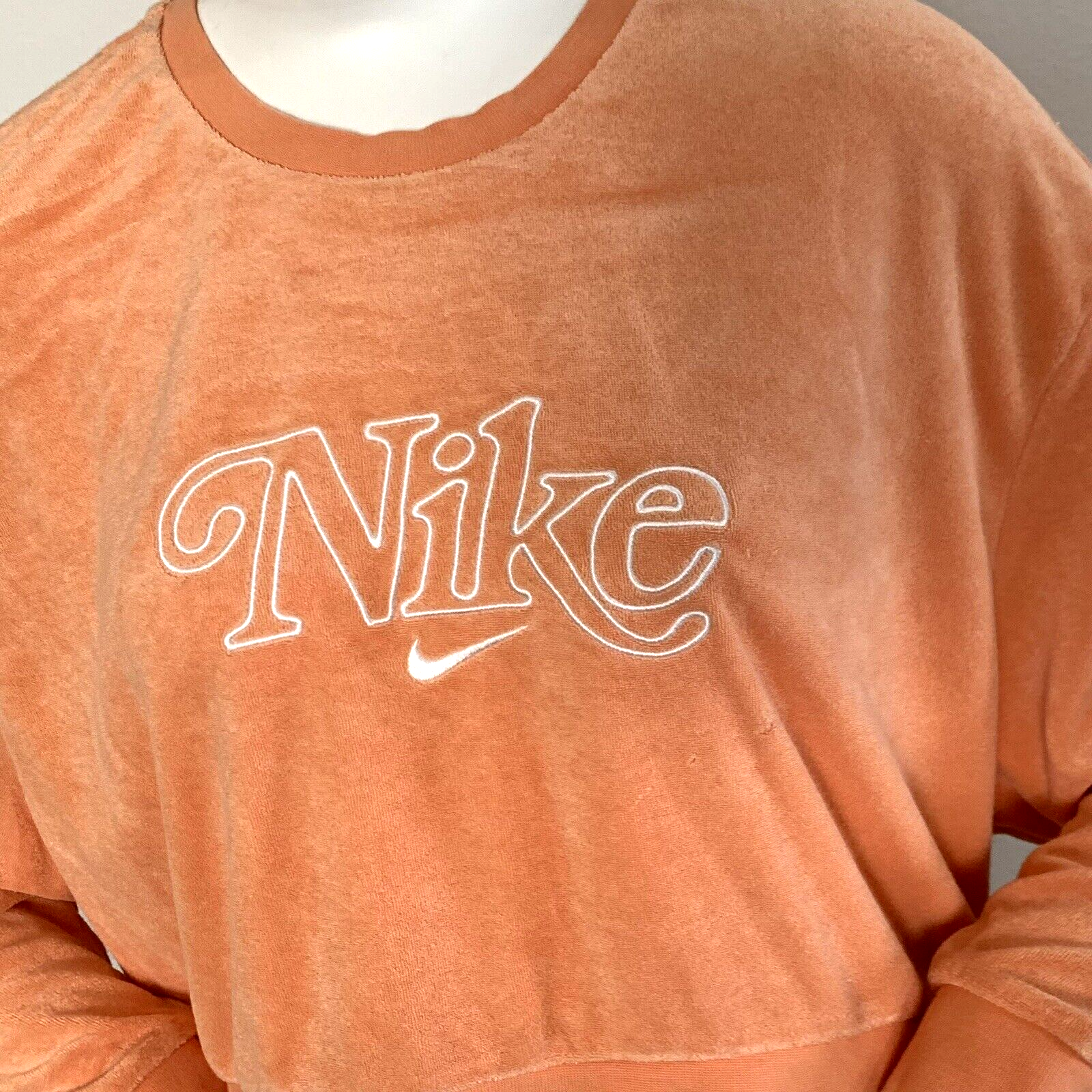 Nike Retro Femme Velour Terry Women's Medium Orange Long-Sleeved Crop Sweatshirt
