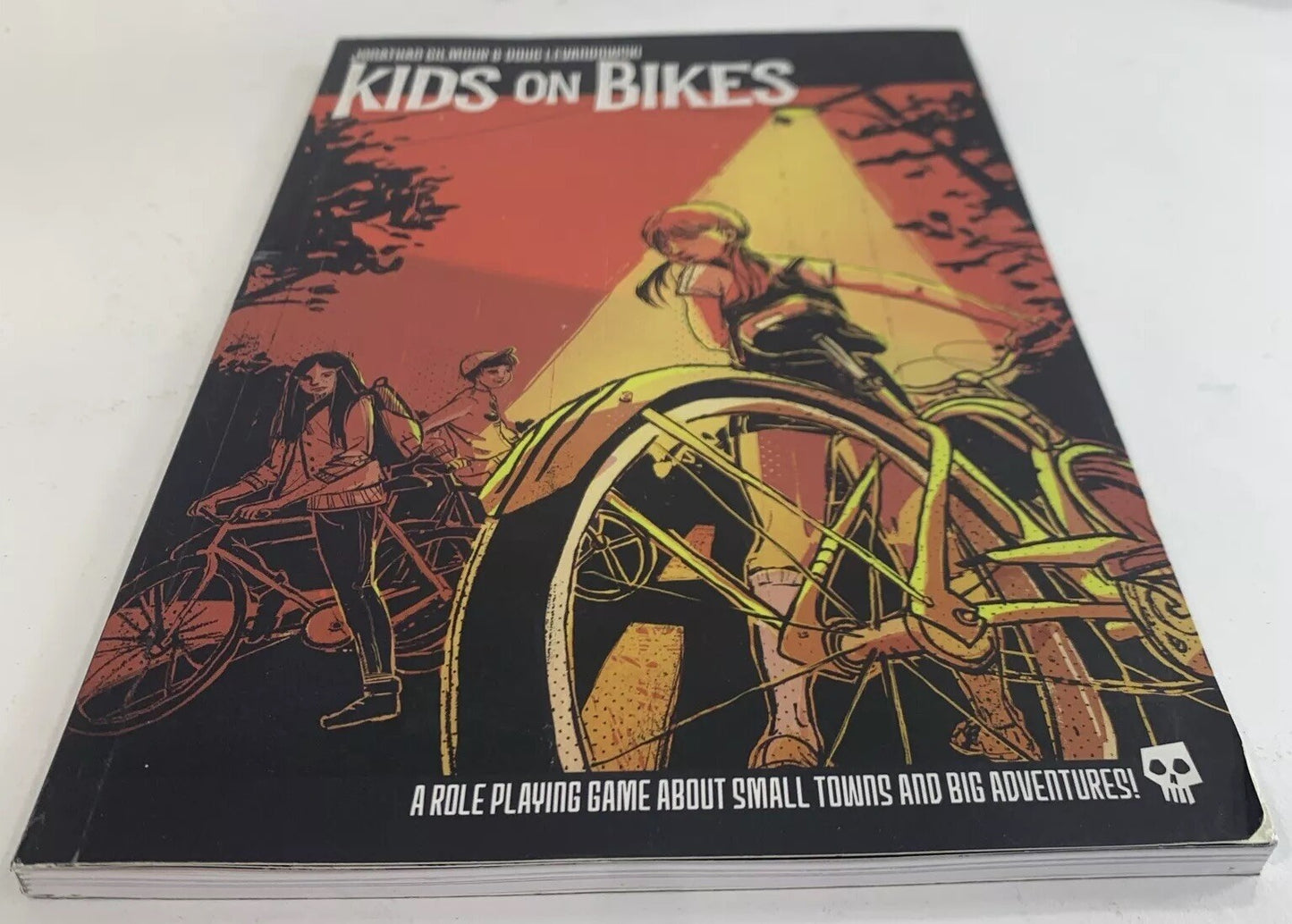 Kids on Bikes by Doug Levandowski and Jon Gilmour (2018, Trade Paperback)