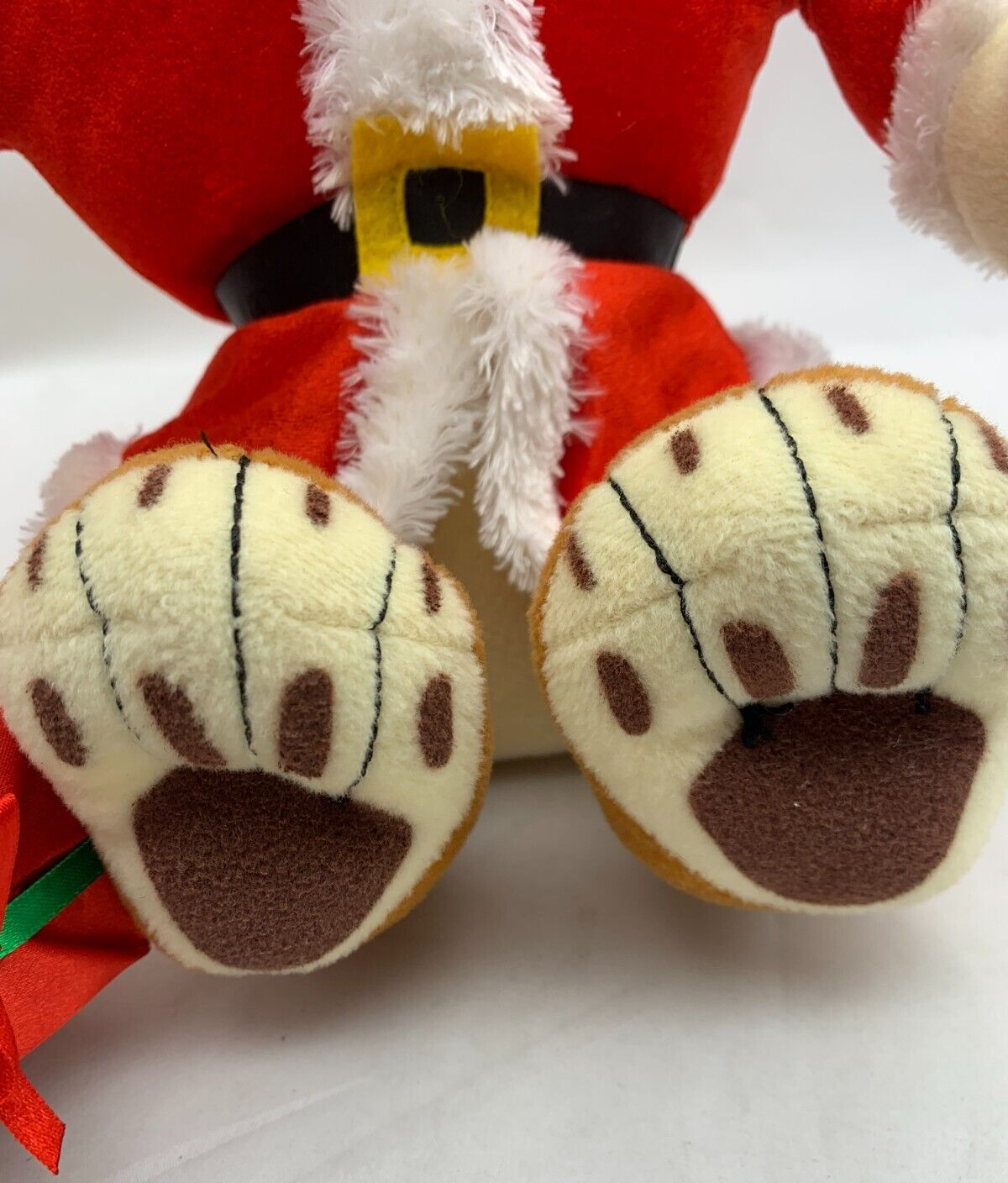 Gemmy 2009 Dreamworks Merry Madagascar 16" Alex the Lion Holiday Plush