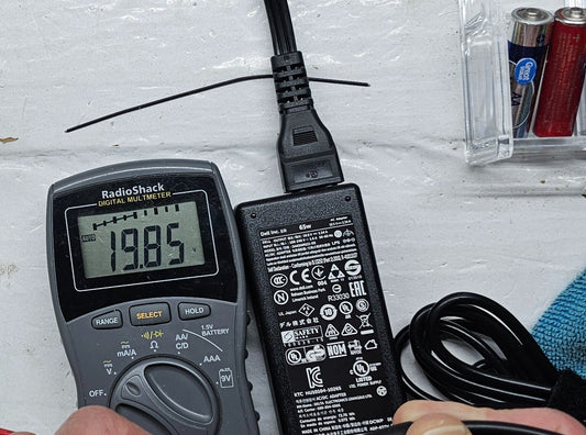 Dell 19.5V 3.34A AC Adapter Model DA65NM111-00 - Tested and Working