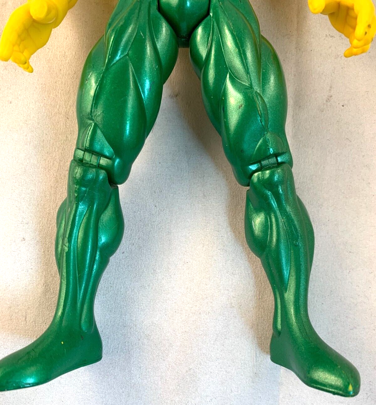 Toy Biz 1997 Marvel Universe 10" Vision Deluxe Action Figure - Loose