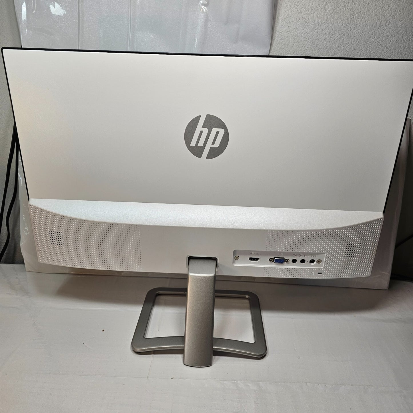 HP 24ea 23.8-inch Display Monitor - Tested and working