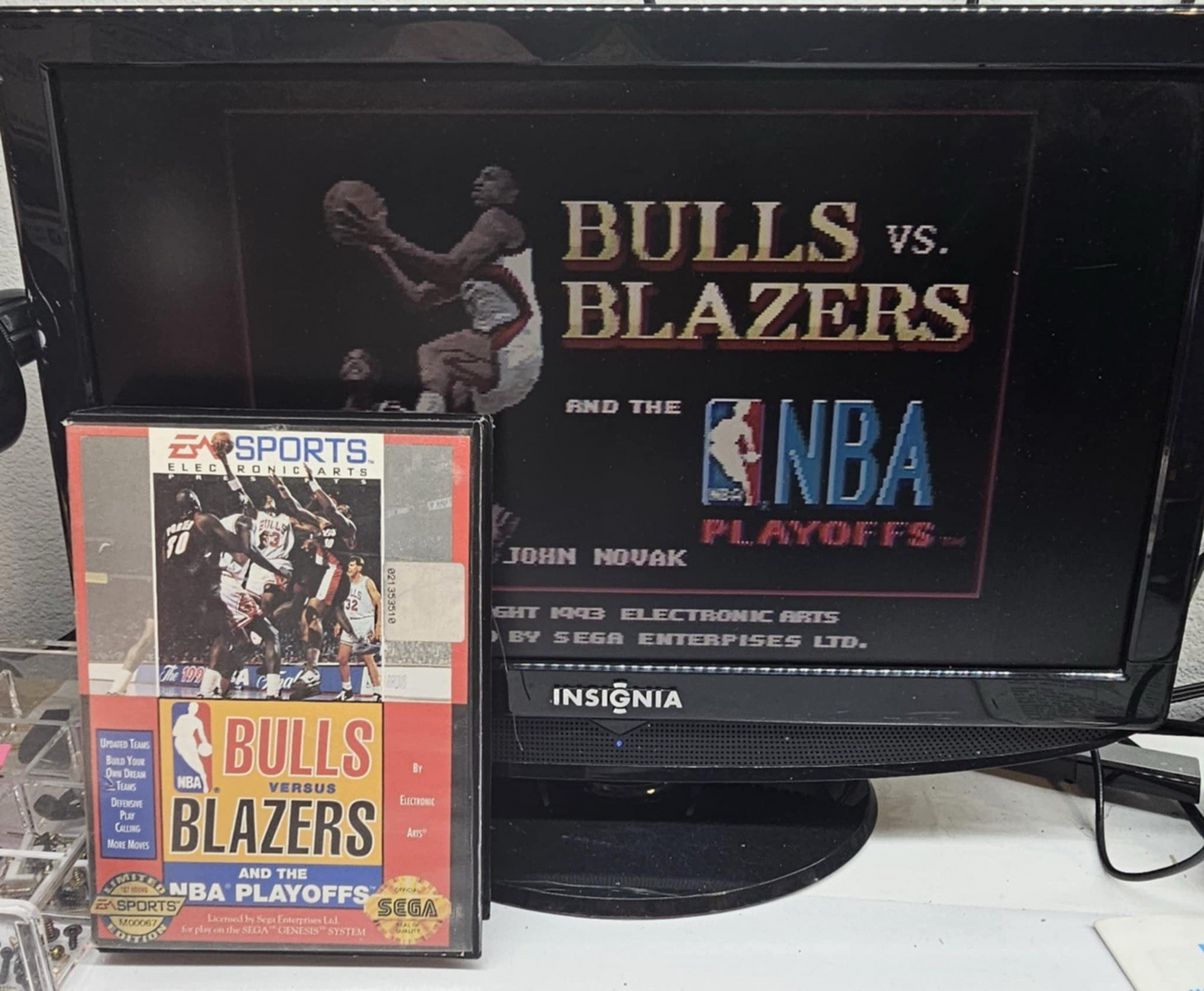 Bulls vs. Blazers and the NBA Playoffs (Sega Genesis, 1993) Game, Case, Manual