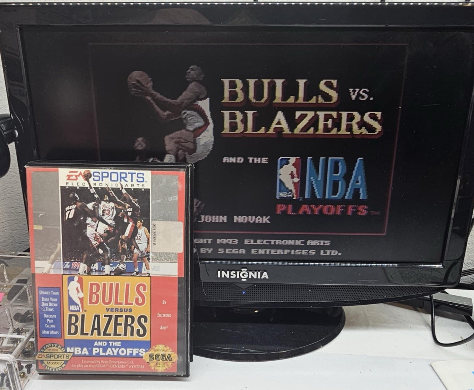 Bulls vs. Blazers and the NBA Playoffs (Sega Genesis, 1993) Game, Case, Manual