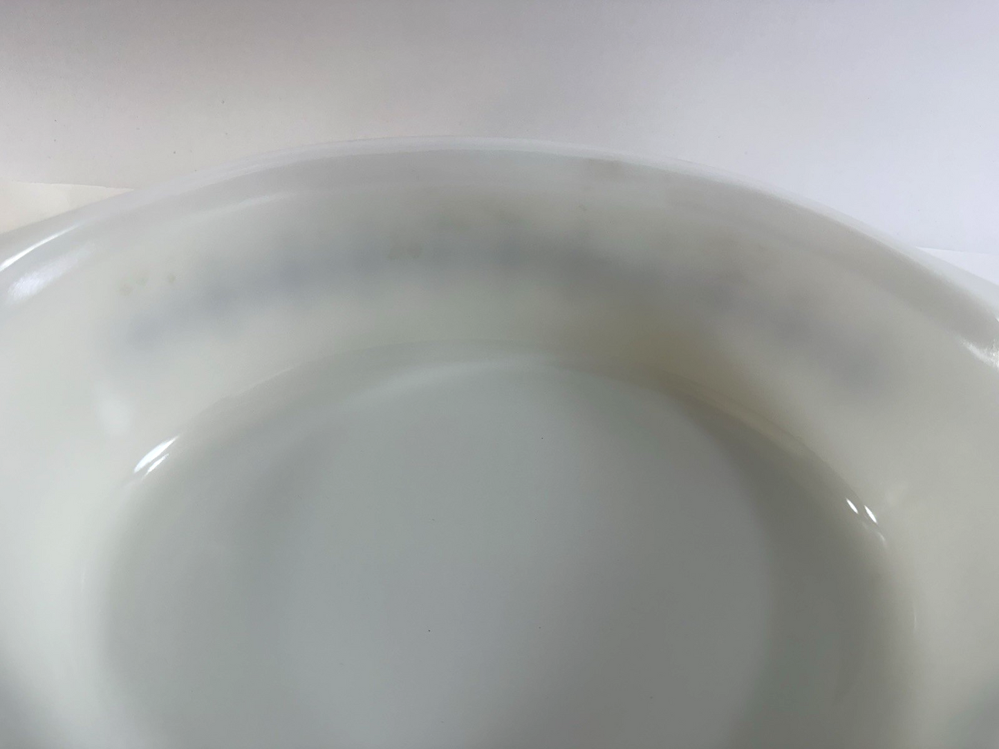 Vintage 1965 Pyrex Empire Scroll 045 Casserole Dish with Lid (2-1/2 Qt)