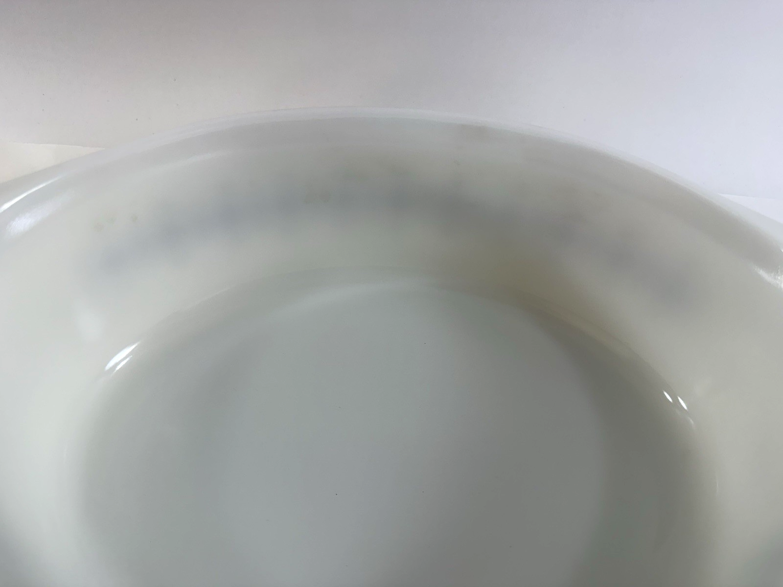 Vintage 1965 Pyrex Empire Scroll 045 Casserole Dish with Lid (2-1/2 Qt)