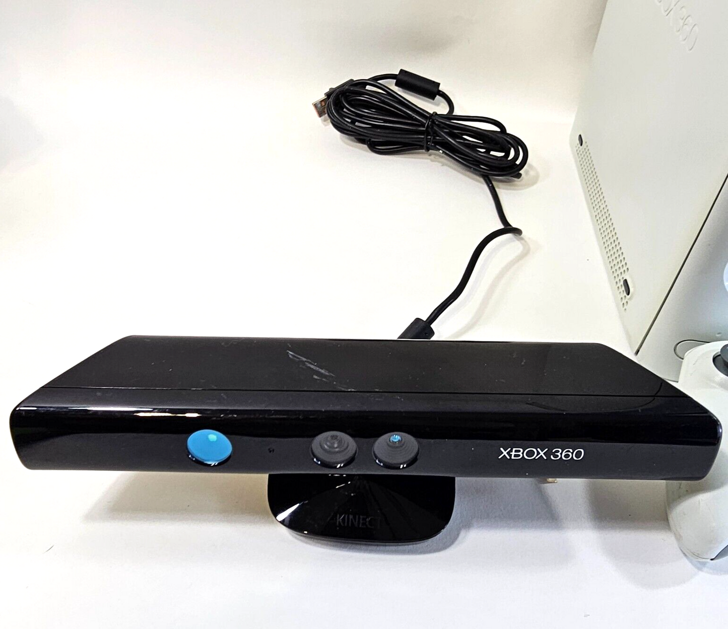 Microsoft White Xbox 360 120 GB Console with Cords, Kinect and Games - Tested