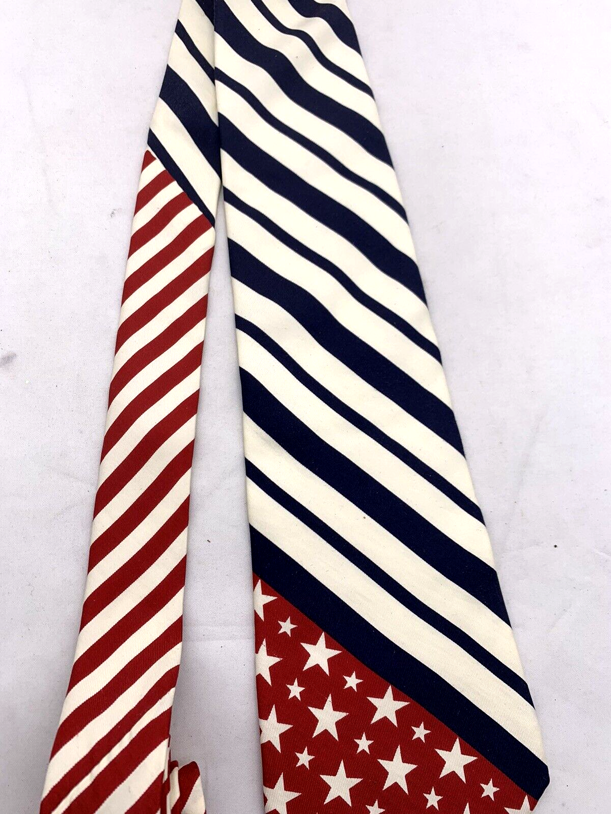Cambridge Classic Mervyns 62” Stars And Stripes Italian Silk Necktie