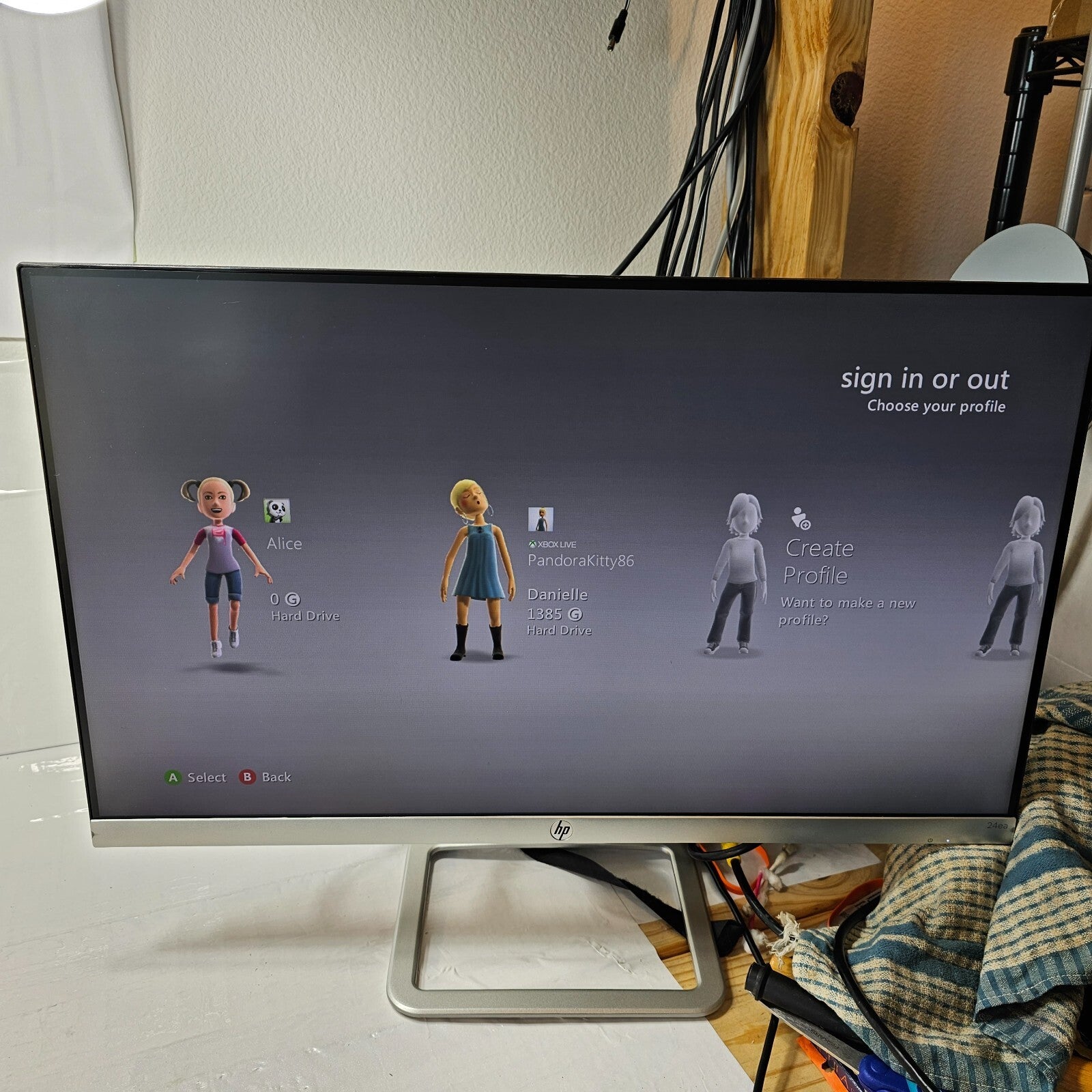 HP 24ea 23.8-inch Display Monitor - Tested and working