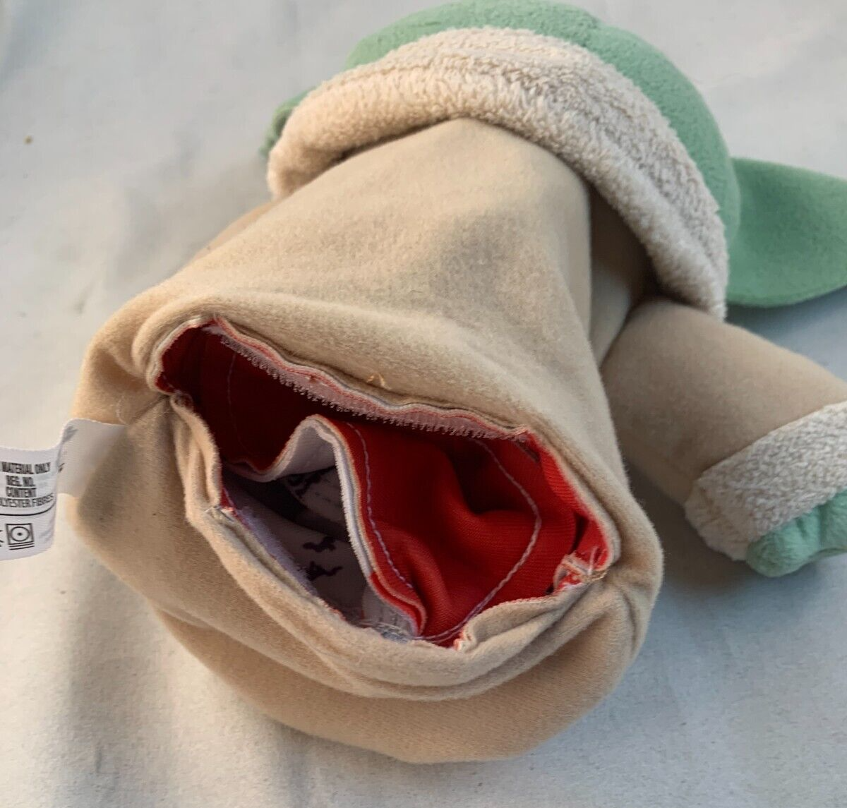 Star Wars Mandalorian The Child 2021 Bounty Collection Hideaway Puppet Plush Toy