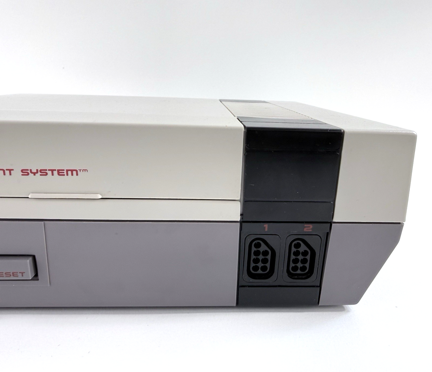 Nintendo NES Console + Controller, Zapper, AV cable, Power Supply - Tested