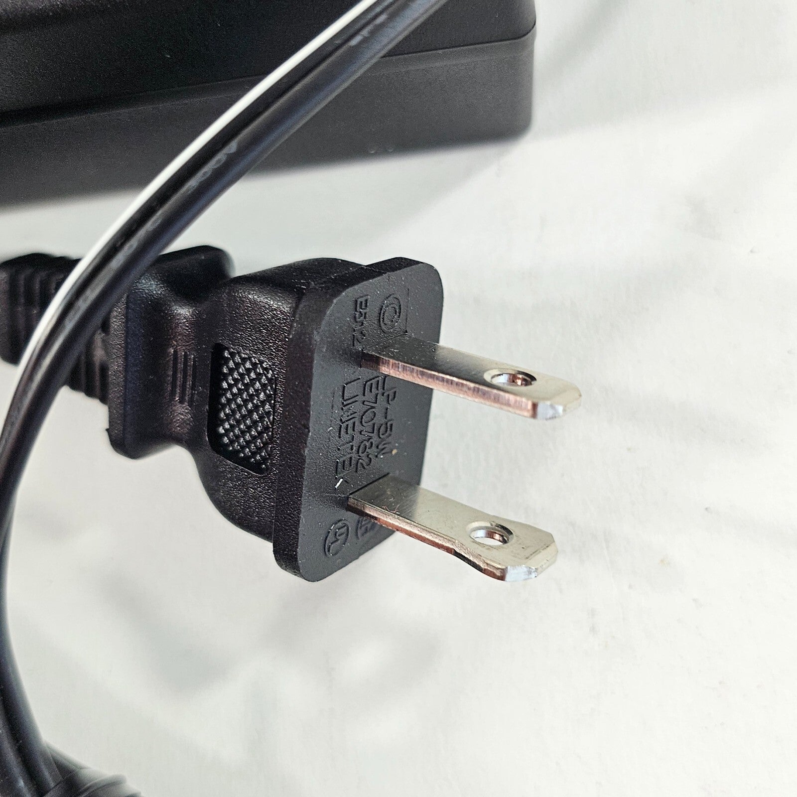 Delta Electronics ADP-36KRA 12V 2.67A AC/DC Adapter - Tested and Working