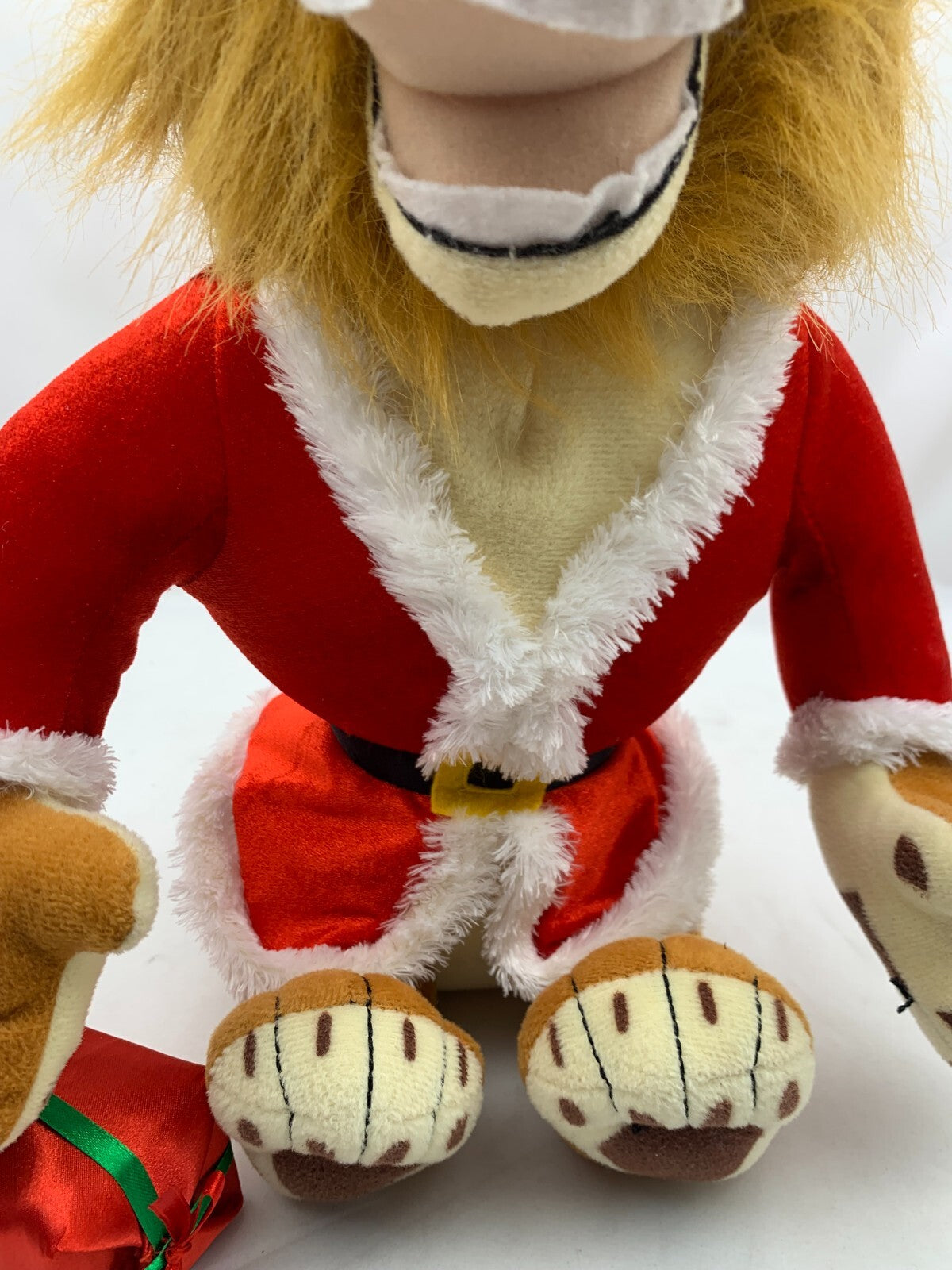 Gemmy 2009 Dreamworks Merry Madagascar 16" Alex the Lion Holiday Plush
