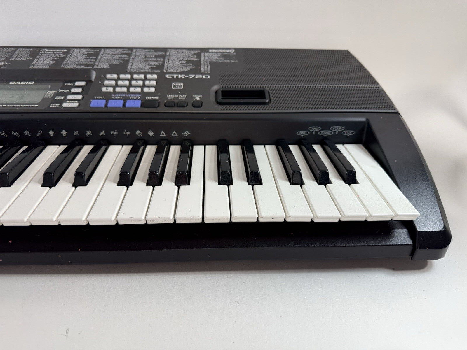 Casio CTK-720 Electronic Keyboard 61 Key - Black - No Power Cord - Tested
