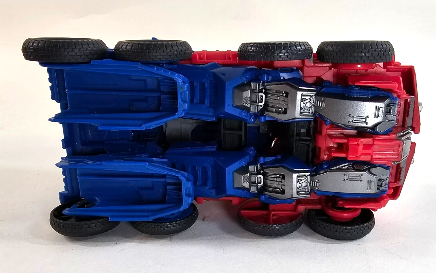 Transformers 2022 Cyberverse Adventures 9" Optimus Prime Smash Changer Figure