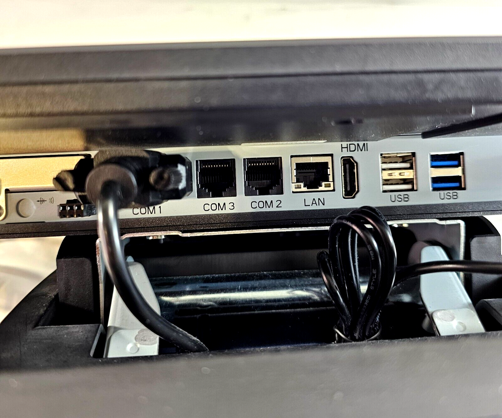 Revention HungerRush 360 HR 5686 Restaurant Point-of-Sale Computer - Tested