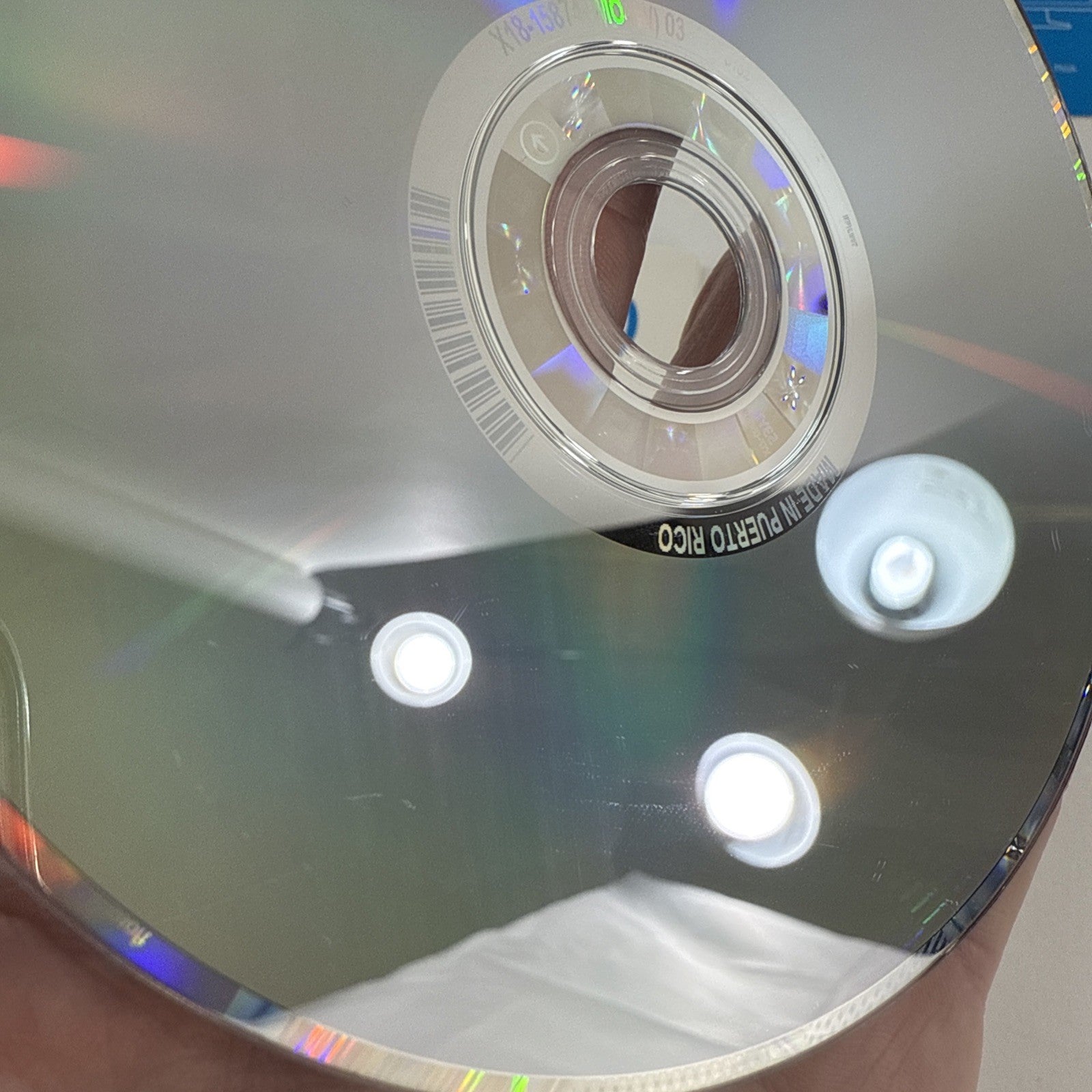 Microsoft 2012 Windows 8 Pro Upgrade for PC DVD - 34/64-bit Software only - Read