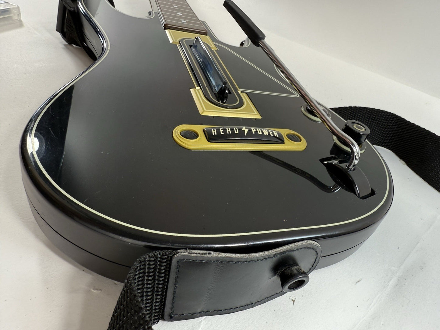 Guitar Hero Live (Sony PlayStation 3, 2015) Game, Case, Guitar, Dongle - Tested