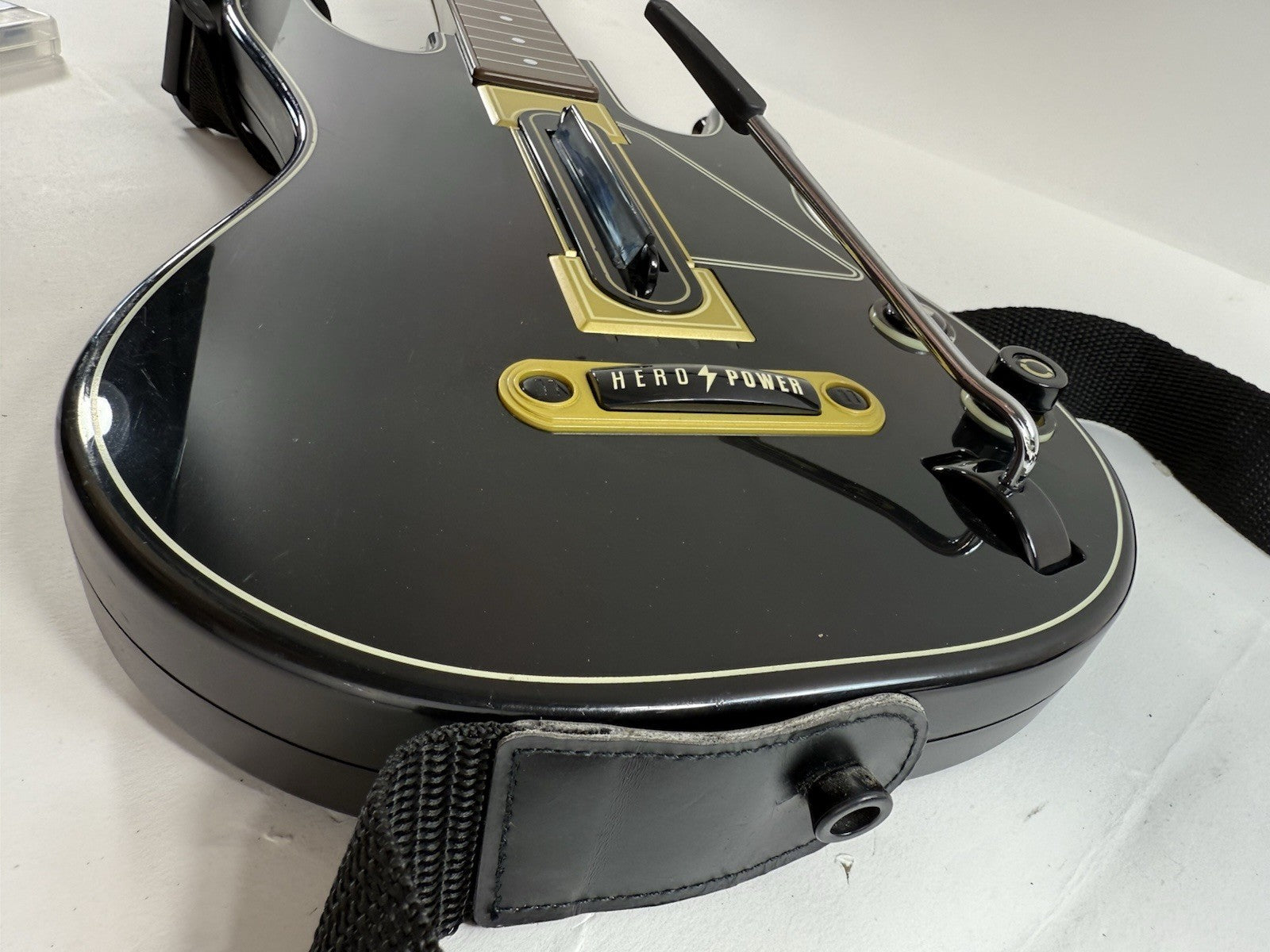 Guitar Hero Live (Sony PlayStation 3, 2015) Game, Case, Guitar, Dongle - Tested