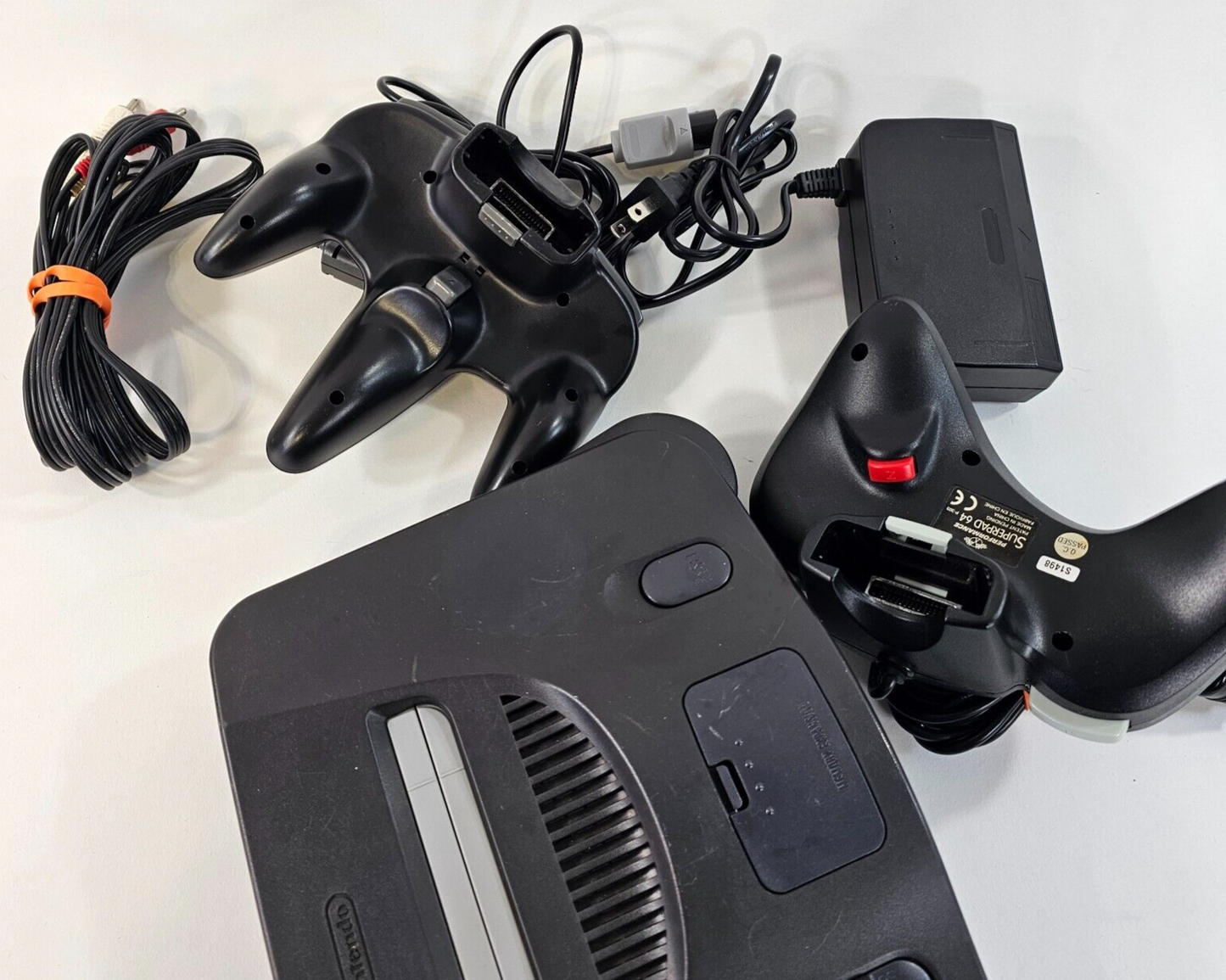 Nintendo 64 System 32MB Home Console NUS-001 - Two Controllers - Cords - TESTED